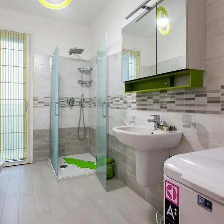 Apartament Fiera Flat With Garage Mediolan